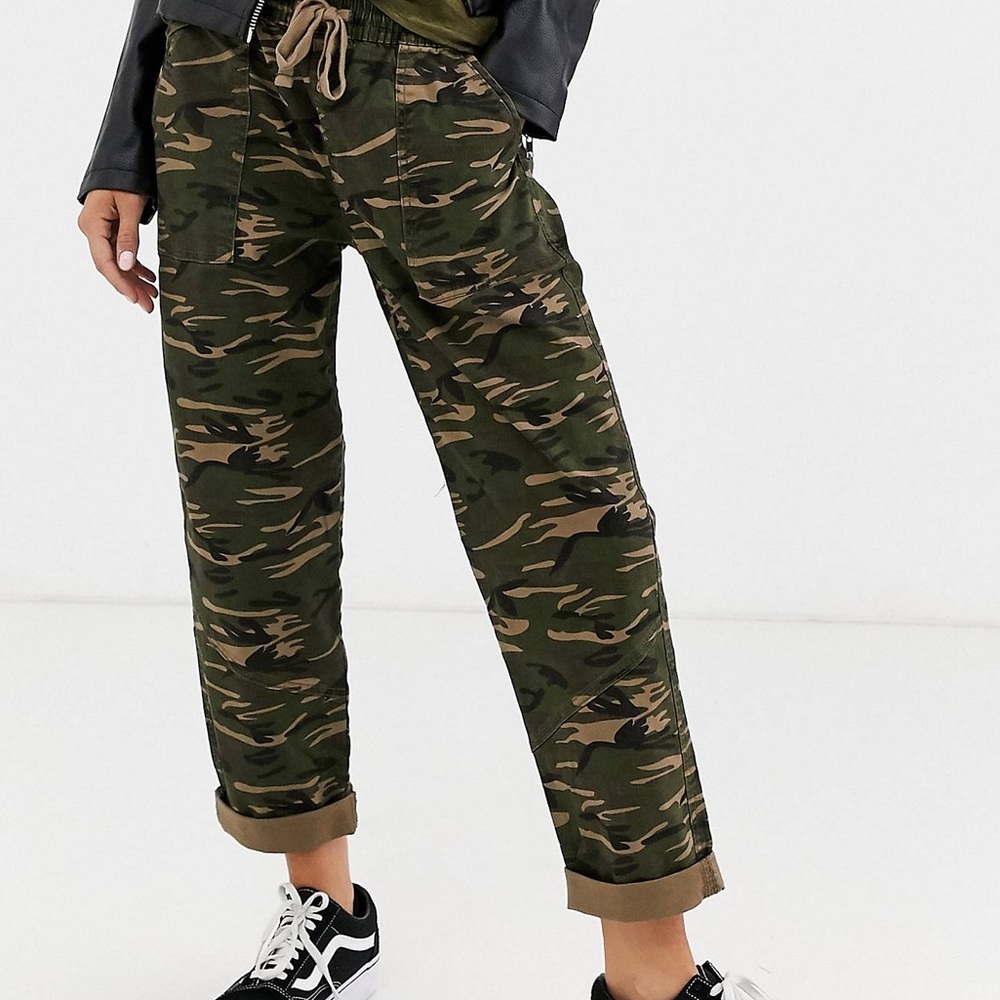 Cotton on rolled hem chino Camo NWT